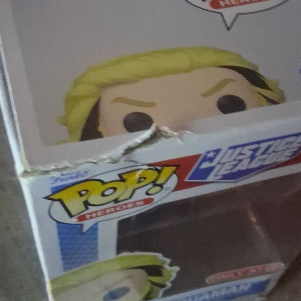 Funko Pop! Heroes Aquaman #464 Target Exclusive - Justice League (Damaged Box) - Picture 5 of 9